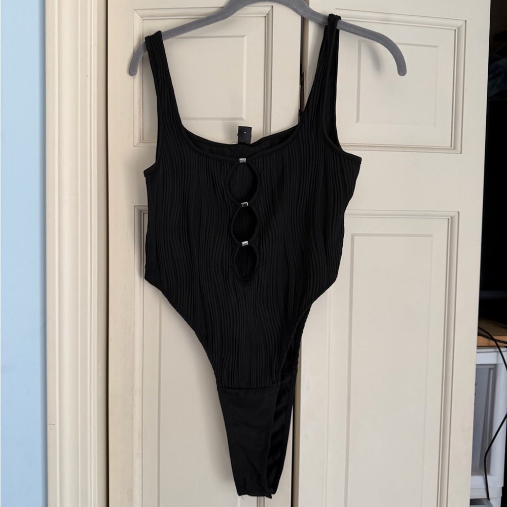 SHEIN Black Ribbed Bodysuit